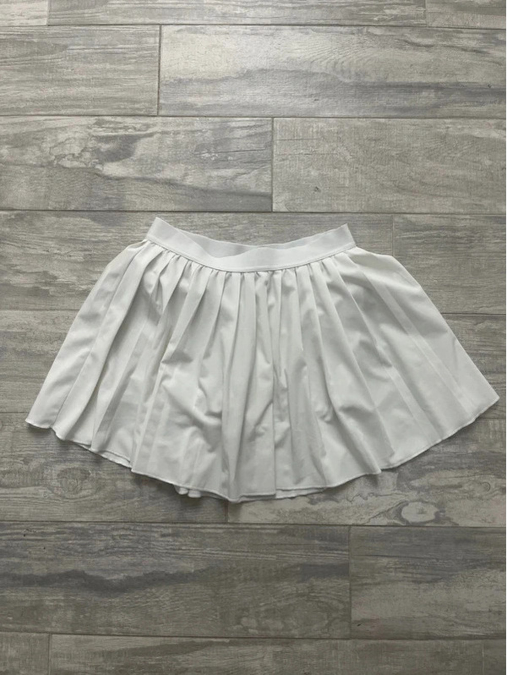 Gilly Hicks White Skort
